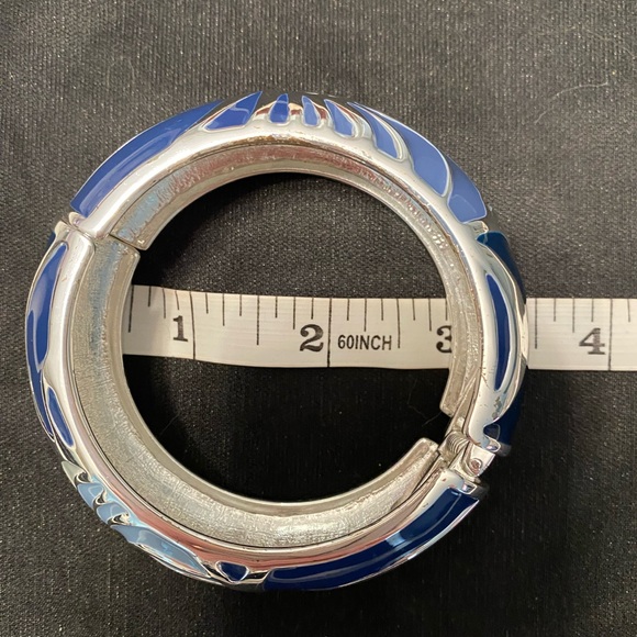 TOMMY BAHAMA ENAMEL CUFF BLUE & SILVER - Picture 4 of 4